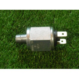 Alyvos slėgio jutiklis 186 15 3381386m1 mf massey