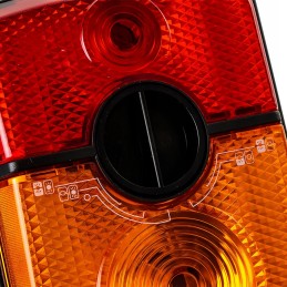 LED avarinis kelio žibintas stovi ant R20 baterijų