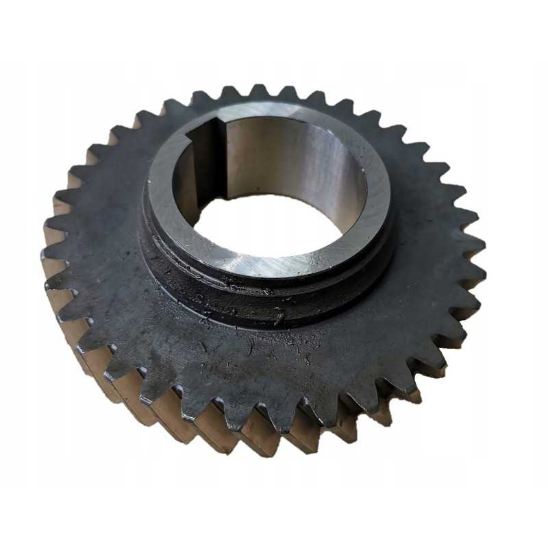 Trečia pavara 36 su Ursus C385 greita pavarų dėže 871