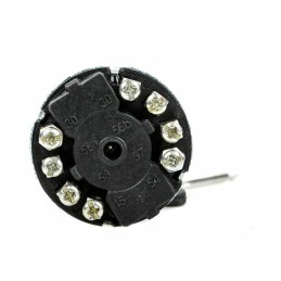 Paspauskite Zetor uždegimo jungiklį su agtech raktu