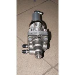 Hidraulinis valdymo vožtuvas įjungė Valtra stabdį