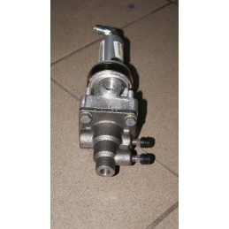 Hidraulinis valdymo vožtuvas įjungė Valtra stabdį