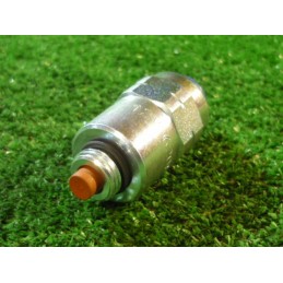 Magnetinis gesintuvo jungiklis nh 83981012 7101 2