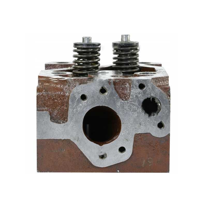 Sukomplektuota Zetor 3 4 cilindrų variklio galvutė