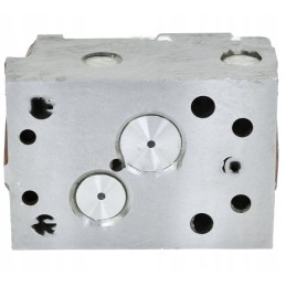 Sukomplektuota Zetor 3 4 cilindrų variklio galvutė