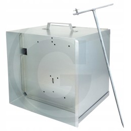 Metalinė dėžė, apsauganti automobilio tvorą