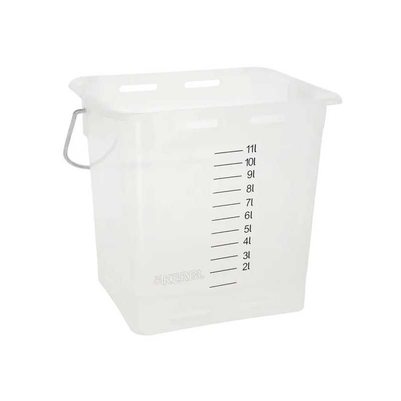 Skaidrus baltas šėrimo kibiras su svarstyklėmis