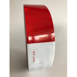 Šviesą atspindinti juosta su korio raštais