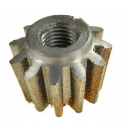 Mažas kūginis ratas dalgio barstytuvo transmisijai