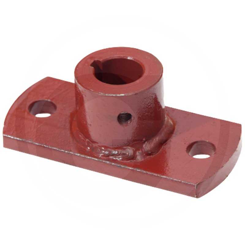 Vairuotojas sukabina apatinę frezą su tvirtinimo angomis oe 13