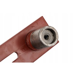 Grandinės įtempimo svirtis mėšlo kratytuvui