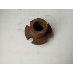 Flanšinė rankovė sujungia barstytuvą be pleišto