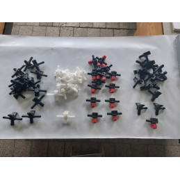 Seno tipo praleidžiamasis purkštuvo korpusas su dangteliu