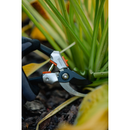 V-SERIJOS-P pavarų genėtuvas, kertamasis peilis, SK5 plienas -KT-V1024