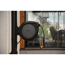 BLACK LINE automatinė žarnos ritė su 1/2 colio žarna – 20 m ir priedais -ECO-W1B20