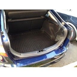 „Ford Mondeo IV Liftback“ 2007–2014 m. krovininis tinklas AUTO-MOTOR K0050 (75 × 125)