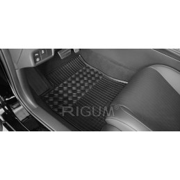 „Honda Civic XI“ hečbekas 2022 m. – RIGUM 905670 guminiai kilimėliai – lengvojo lydinio. Sumontuoti vairuotojo vietoje.