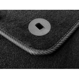 „Hyundai Tucson IV“ netinka hibridiniams 2020 m. modeliams – MAX-DYWANIK veliūriniai kilimėliai