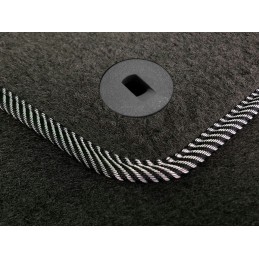 „Hyundai Tucson IV“ netinka hibridiniams 2020 m. modeliams – MAX-DYWANIK veliūriniai kilimėliai