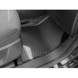 „Mercedes Citan II W420 Kombivan“ 2022- RIGUM 905496 guminiai kilimėliai kojų sričiai. Sumontuoti RN vairuotojo.