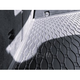 „Mercedes GLC“ visureigis / kupė nuo 2015 iki 2022 m. Bagažinės kilimėlis RIGUM 421217