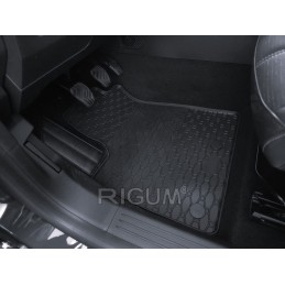 „Renault Austral MHEV“ visureigis 2023 m. – RIGUM 905984 guminiai kilimėliai kojų srityje. Sumontuoti RN vairuotojo.