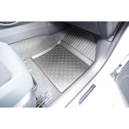 „Toyota Prius V“ įkraunamas hibridinis hečbekas 2023 m. liepos mėn. – ARISTAR kilimėliai 604281