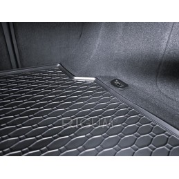 Alfa Romeo Giulia 2016- (4×2 / 4×4 pavara) bagažinės kilimėlis RIGUM 401028