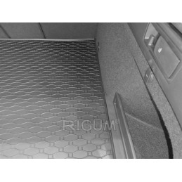 Volkswagen Passat B8 Kombi (viršutiniame aukšte) 2014m.- Bagažinės kilimėlis RIGUM 437003