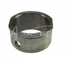 T-25 priekinio skirstomojo veleno įvorė su flanšu D37M1002132A - D37E1002132A