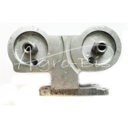 Alyvos filtro pagrindas Ursus C-385 4 cilindrų kojelė viduryje - 64900300