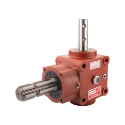 Kampinė pavara ketaus korpuse. 1:1,14 perdavimo skaičius, galios tiekimo veleno išvestis. Trąšų barstytuvams.