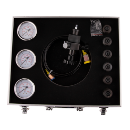 Įrenginys dėkle, skirtas hidraulinių akumuliatorių užpildymui, prikimšimui ir azoto dujų slėgio reguliavimui juose