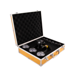 Įrenginys dėkle, skirtas hidraulinių akumuliatorių užpildymui, prikimšimui ir azoto dujų slėgio reguliavimui juose