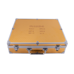 Įrenginys dėkle, skirtas hidraulinių akumuliatorių užpildymui, prikimšimui ir azoto dujų slėgio reguliavimui juose