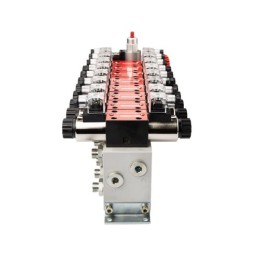 8 sekcijų 12 V hidraulinis skirstytuvo blokas, tipas Cetop 3 NG6, su proporciniu srauto reguliatoriumi, komplektuojamas su manom