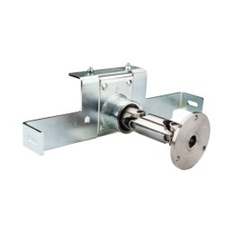 Pilnas NSZ siurblio laikiklis su universaliu šarnyriniu velenu, skirtas Ursus C-360 vairo stiprintuvui