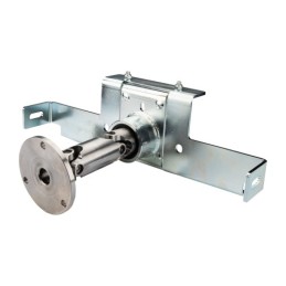 Pilnas NSZ siurblio laikiklis su universaliu šarnyriniu velenu, skirtas Ursus C-360 vairo stiprintuvui