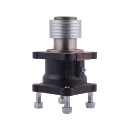 Adapteris su tvirtinimo detale, skirta kardaniniam velenui prie ISO stūmoklinio siurblio