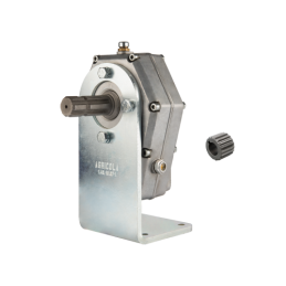 Pavarų dėžės daugiklio tvirtinimas 2 grupės siurbliams, perdavimo skaičius: 1:3,8, galia: 20 kW, komplekte su kardaniniu velenu,