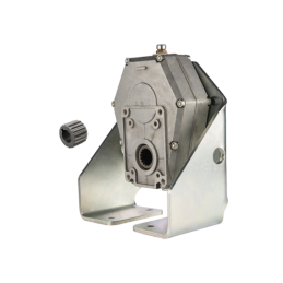 Pavarų dėžės daugiklio tvirtinimas 3 grupės siurbliams, perdavimo skaičius: 1:3,8, galia: 20 kW, komplekte su kardaniniu velenu,