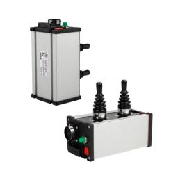 Valdymo pultas su dviem penkių padėčių valdymo svirtimis, maitinimo laidu, lizdu ir laikikliu