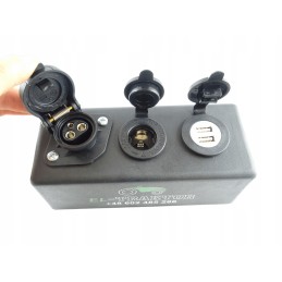 8 dėžutė, 3 kontaktų cigarečių degiklio lizdas, 2x USB