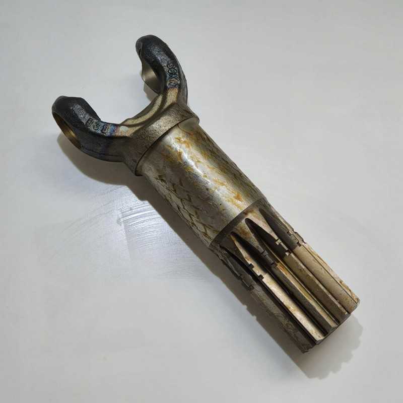 Polos Claas Ares 836 trumpinys