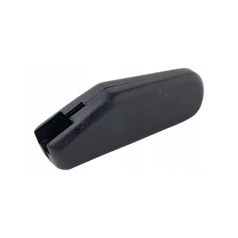 Zetor rankenos dangtelis