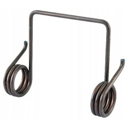 Spyruoklė, kuri įtempia svirtį, sukabina krumpliaračio pavarą