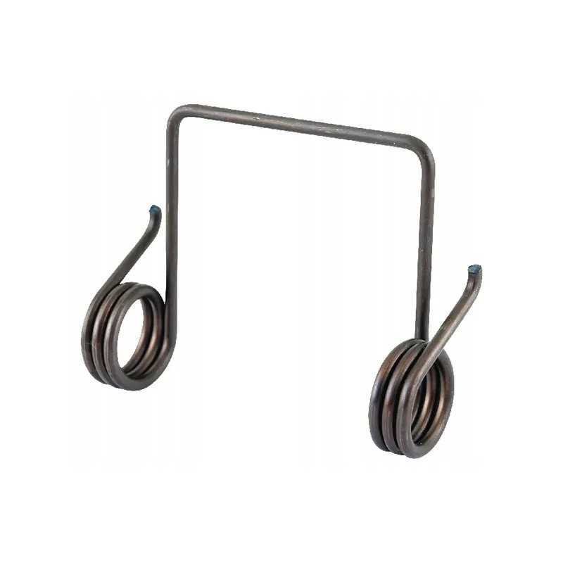 Spyruoklė, kuri įtempia svirtį, sukabina krumpliaračio pavarą