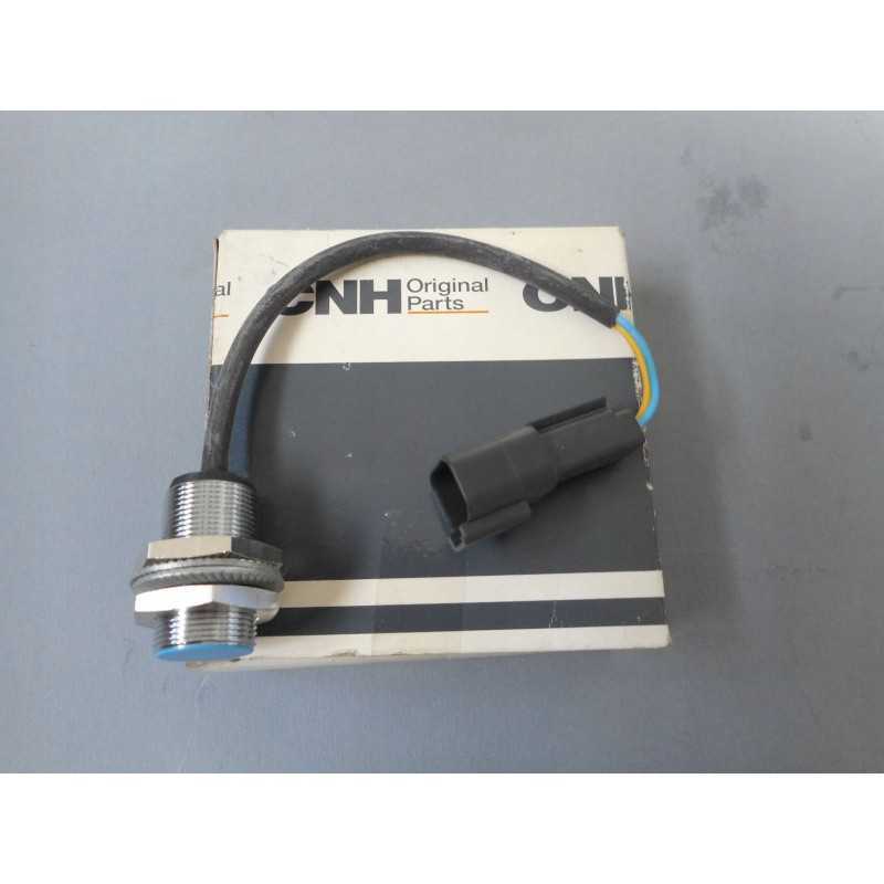 Sukimosi jutiklis m18x30 new Holland korpusas 84058862