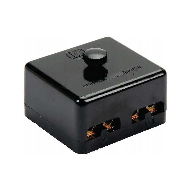 Keturių kartų zetor saugiklių dėžutė