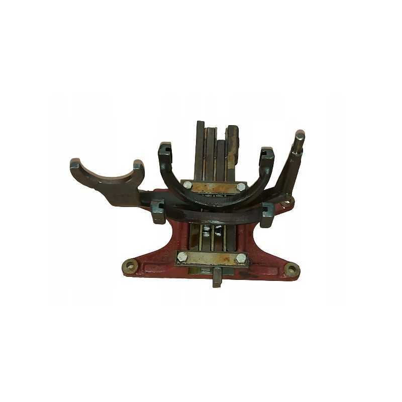 Mtz Belarus pavarų dėžės šakės korpusas